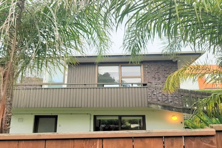 Photo of property in 2/59 Norwood Road, Bayswater, Auckland, 0622