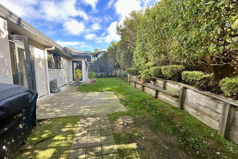 Photo of property in 26 Saunders Close, Whitby, Porirua, 5024