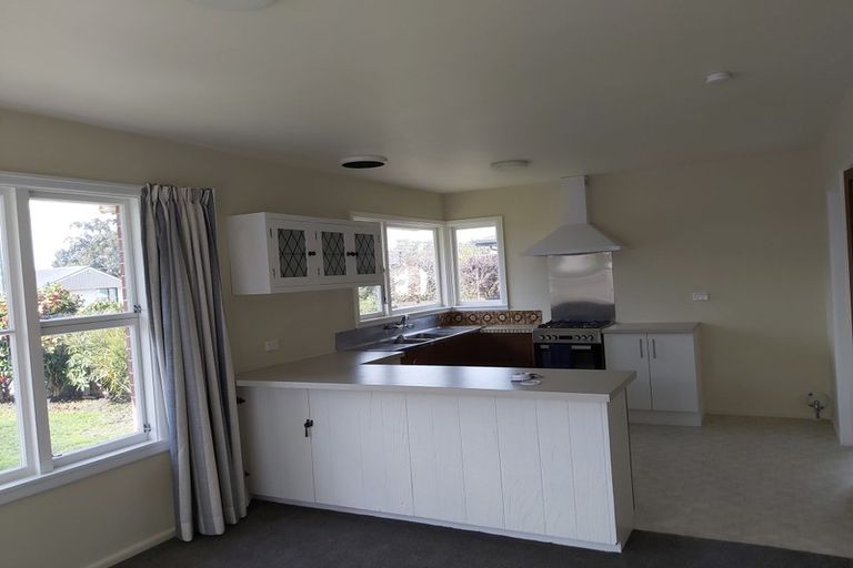 Photo of property in 35 Sevenoaks Drive, Bryndwr, Christchurch, 8053