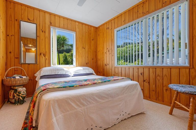 Photo of property in 42 Stratford Drive, Cable Bay, 0420