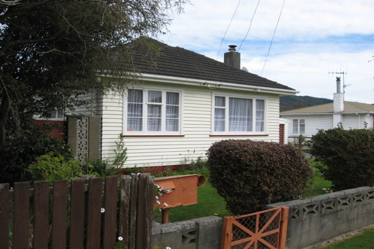 Photo of property in 3 Edmonds Street, Wainuiomata, Lower Hutt, 5014