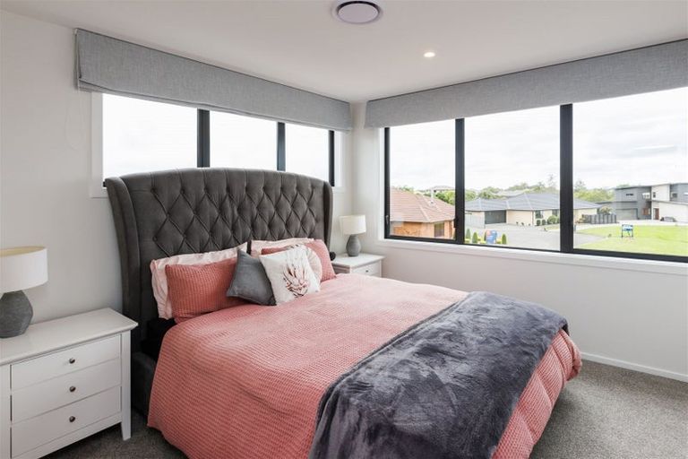 Photo of property in 18 Silkwood Place, Fitzherbert, Palmerston North, 4410