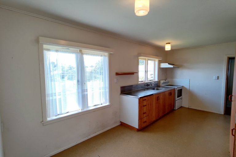 Photo of property in 50 Matipo Road, Te Atatu Peninsula, Auckland, 0610