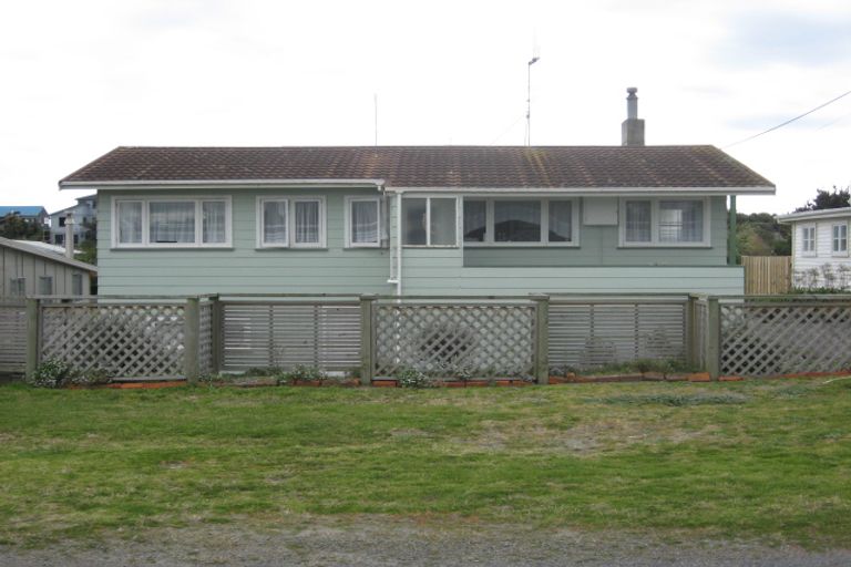 Photo of property in 79 Park Avenue, Waitarere Beach, Levin, 5510