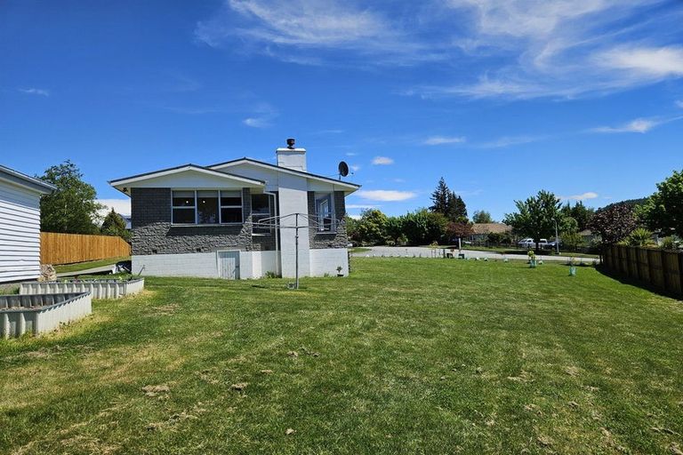 Photo of property in 32 Aorangi Crescent, Lake Tekapo, 7999