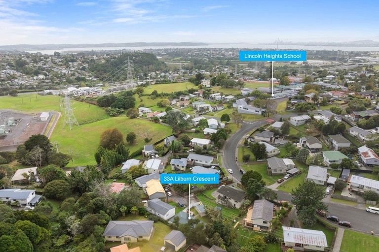 Photo of property in 33a Lilburn Crescent, Massey, Auckland, 0614