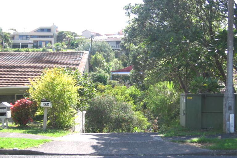 Photo of property in 1/17 Tiri View Place, Waiake, Auckland, 0630