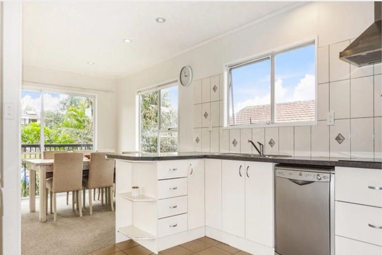 Photo of property in 48 Zita Maria Drive, Massey, Auckland, 0614