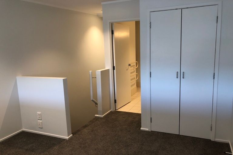 Photo of property in 25b/30 Westward Ho, Glen Eden, Auckland, 0602