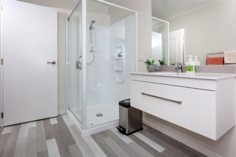 Photo of property in 80 Golden Shore Place, Coromandel, 3506