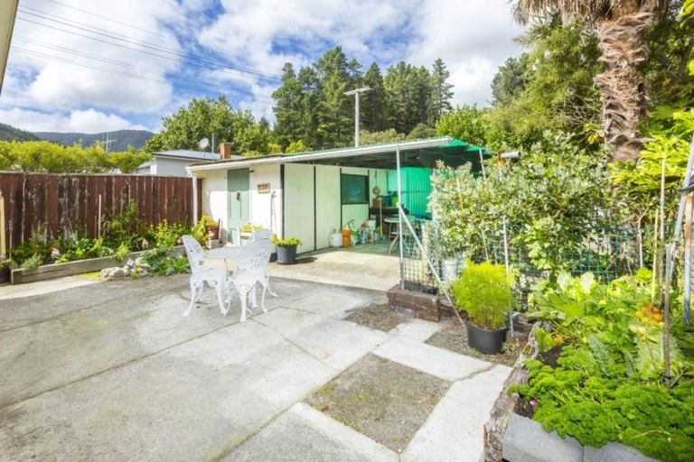 Photo of property in 210 Plateau Road, Te Marua, Upper Hutt, 5018