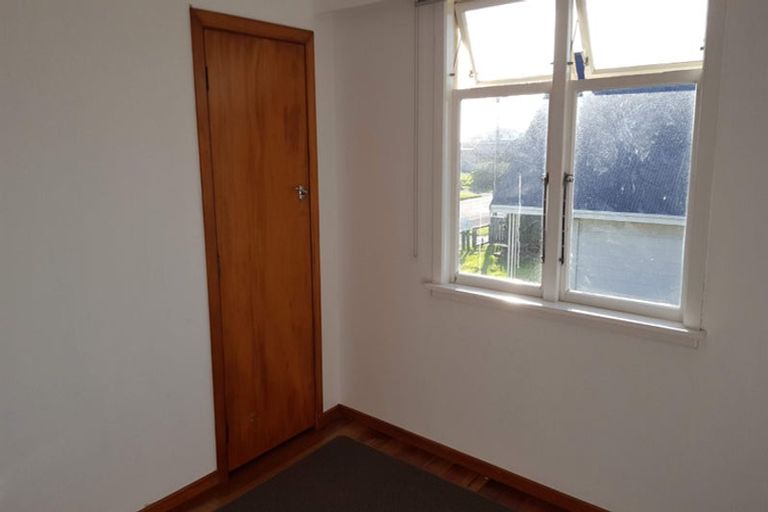 Photo of property in 61 Whiteley Street, Moturoa, New Plymouth, 4310