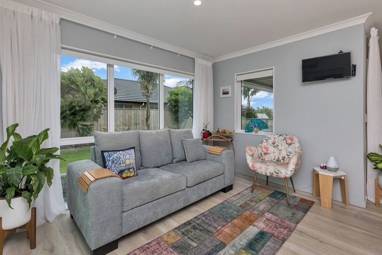 Photo of property in 40 Kowi Lakes Drive, One Tree Point, 0118