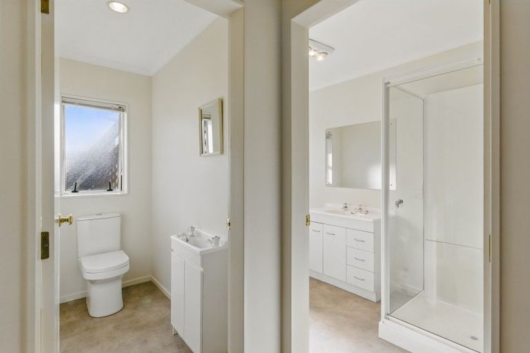 Photo of property in 4 Monterosso Place, Paraparaumu Beach, Paraparaumu, 5032