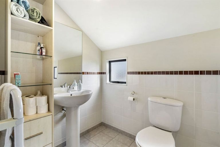 Photo of property in 4/48 Schnapper Rock Road, Schnapper Rock, Auckland, 0632