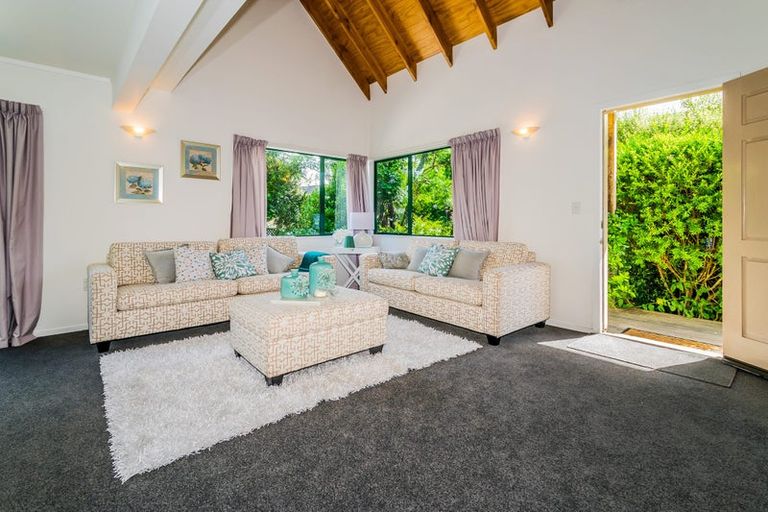 Photo of property in 1/470 East Coast Road, Windsor Park, Auckland, 0630