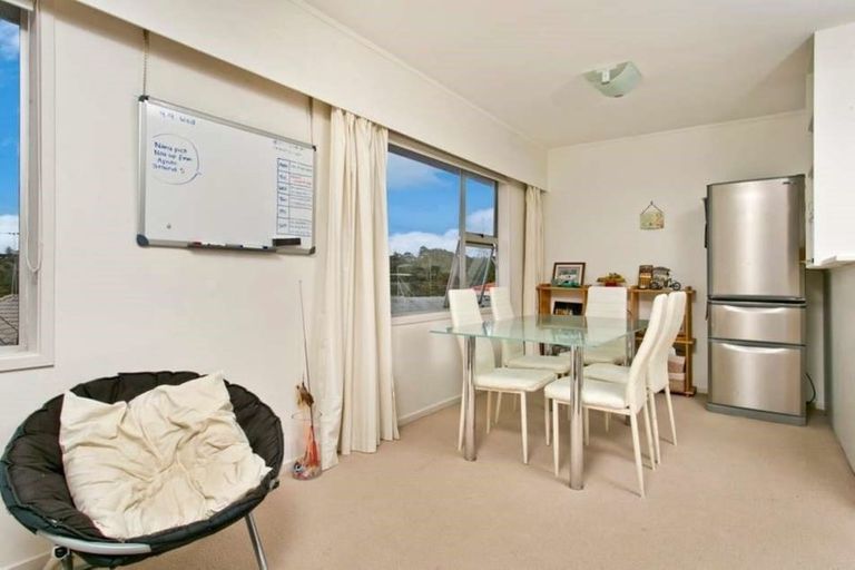 Photo of property in 2/26 Park Rise, Campbells Bay, Auckland, 0630