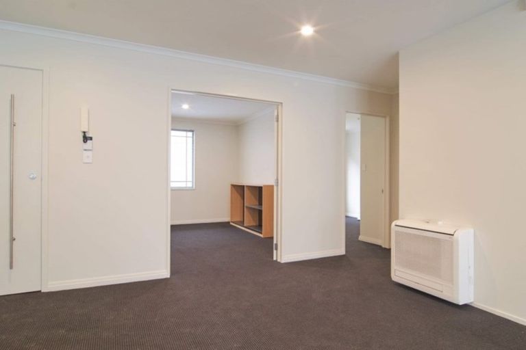 Photo of property in St James Courts, 1/77 Gloucester Street, Christchurch Central, Christchurch, 8013