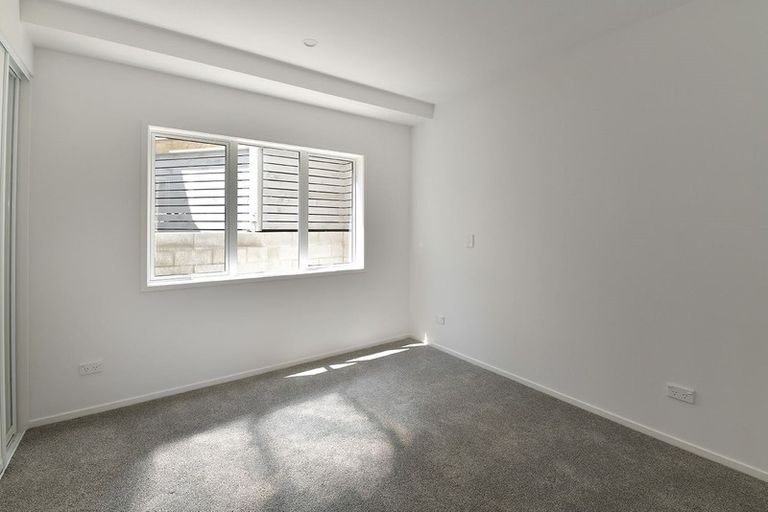 Photo of property in 299 Whangaparaoa Road, Red Beach, 0932