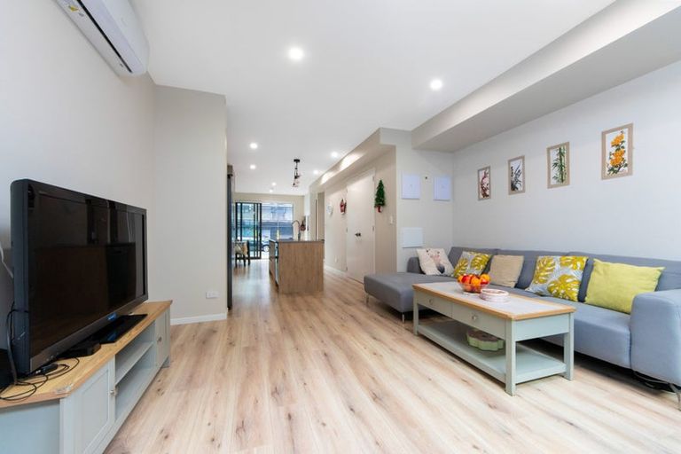 Photo of property in 19 Peihana Road, Hobsonville, Auckland, 0616