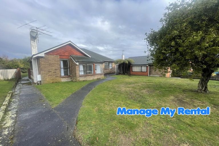 Photo of property in 15 Hall Grove, Ebdentown, Upper Hutt, 5018