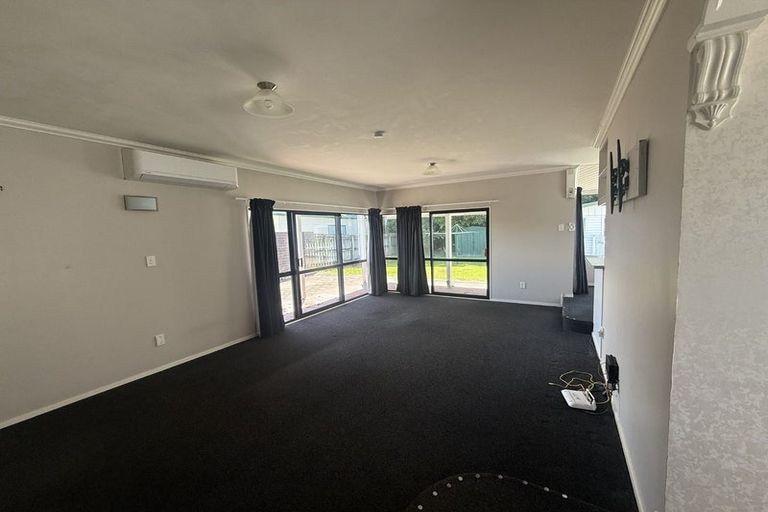 Photo of property in 13 Pyle Road West, One Tree Point, 0118