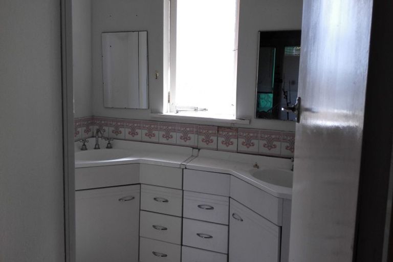 Photo of property in 20a Kenley Place, Avondale, Auckland, 1026