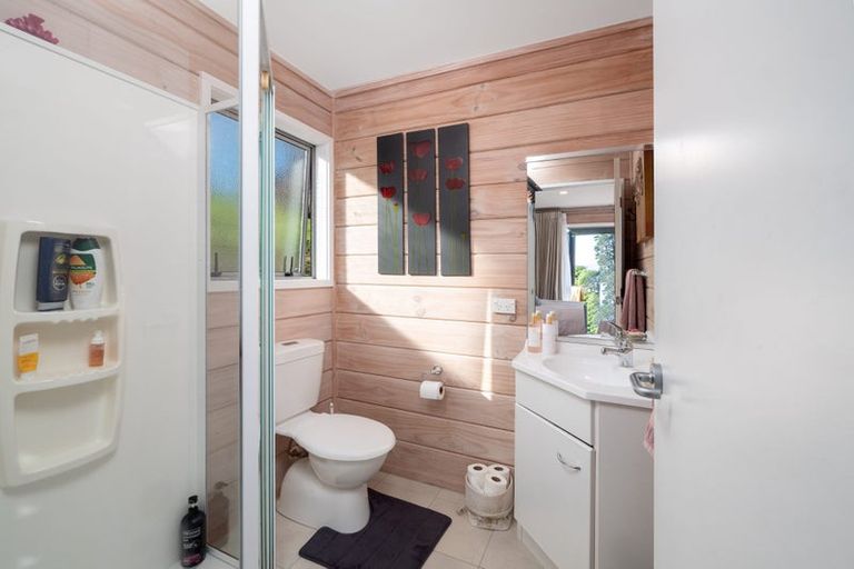 Photo of property in 16 Te Akau Drive, Russell, 0272