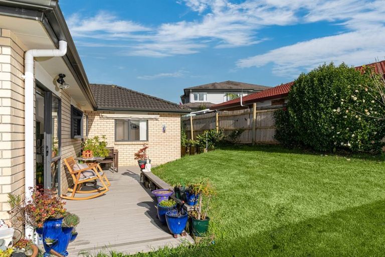 Photo of property in 15 Westglen Place, Ranui, Auckland, 0612