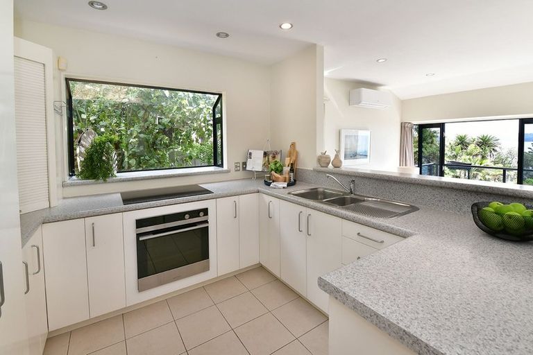 Photo of property in 17a Duncansby Road, Stanmore Bay, Whangaparaoa, 0932