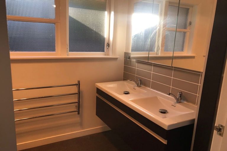 Photo of property in 62 Dowse Drive, Maungaraki, Lower Hutt, 5010