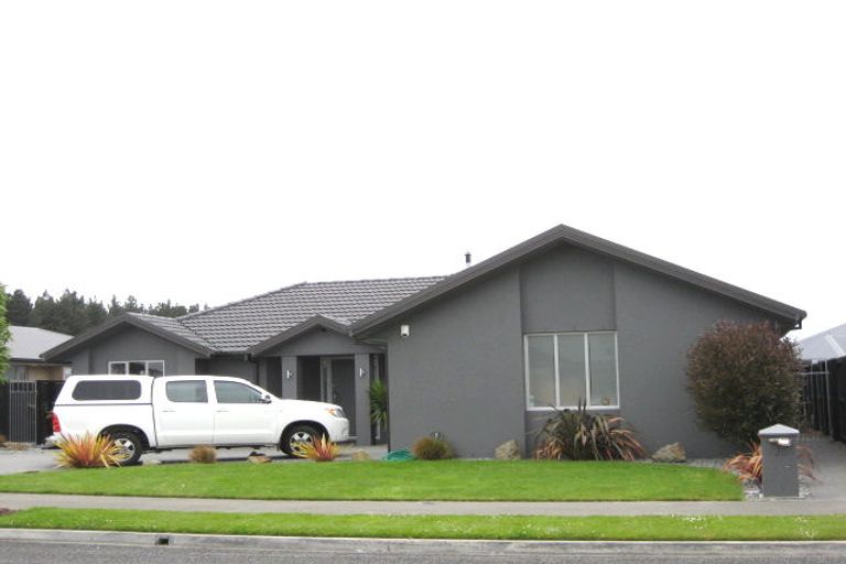 Photo of property in 70 Puhara Avenue, Parklands, Christchurch, 8083