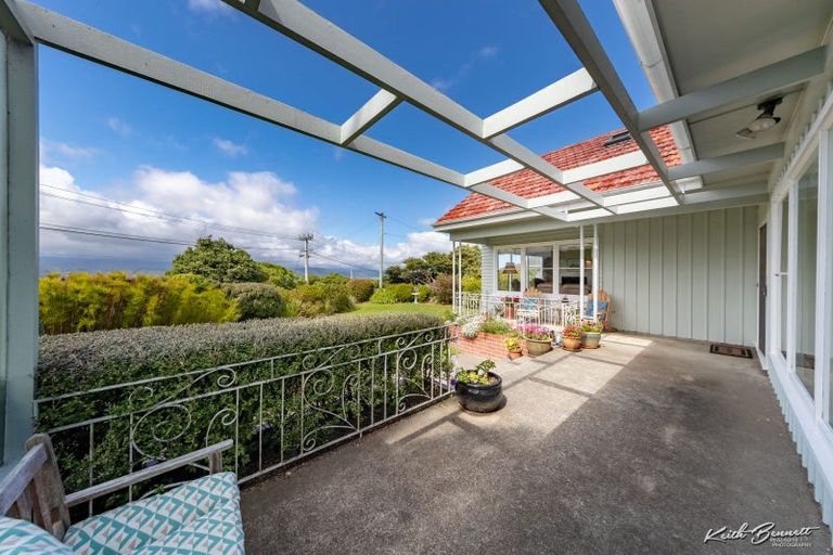 Photo of property in 39 Maungaraki Road, Korokoro, Lower Hutt, 5012