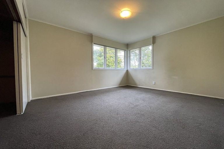 Photo of property in 12 Norma Avenue, Te Atatu South, Auckland, 0610