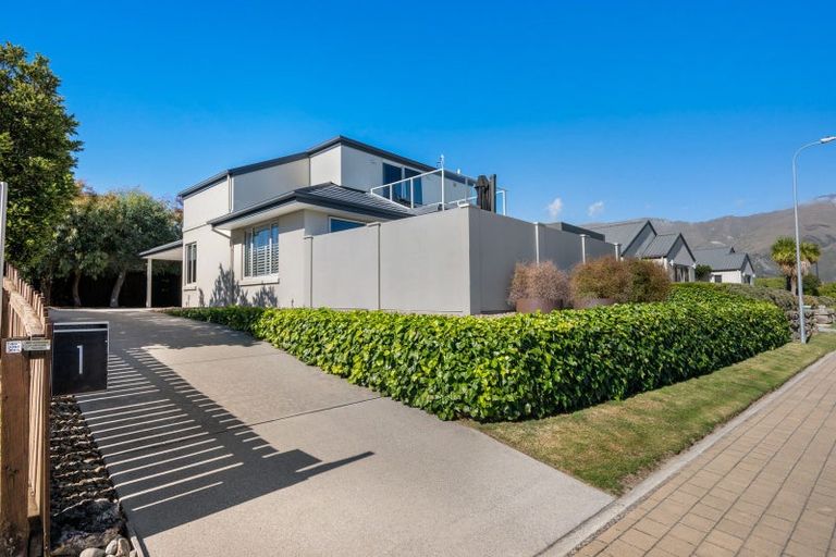 Photo of property in 1 Ironside Drive, Wanaka, 9305