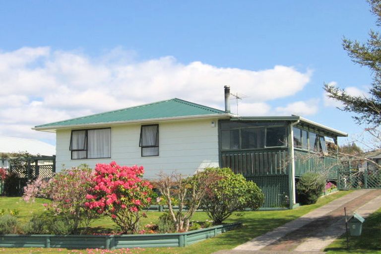 Photo of property in 4 Amber Place, Pukehangi, Rotorua, 3015