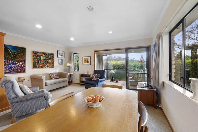 Photo of property in 3 Kura Street, Brooklands, New Plymouth, 4310