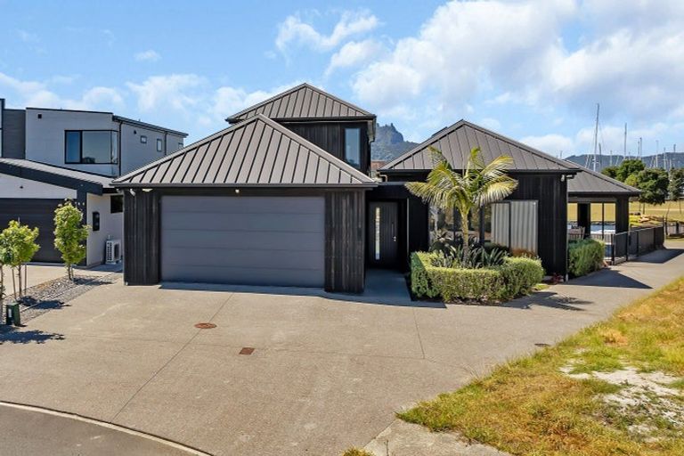 Photo of property in 25 Waitemata Drive, One Tree Point, 0118