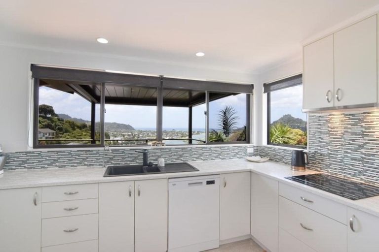 Photo of property in 3 Pine Grove, Tairua, 3508