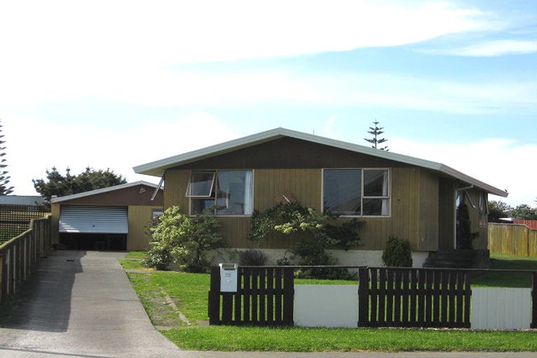 Photo of property in 72 Hinau Street, Castlecliff, Whanganui, 4501