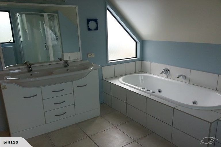 Photo of property in 10 Dunkeld Lane, Redcliffs, Christchurch, 8081