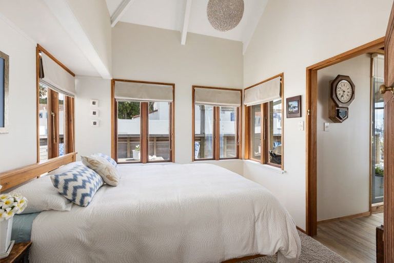 Photo of property in 5 Marine Parade, Orewa, 0931