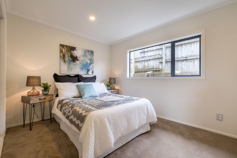 Photo of property in 9 Netherlands Avenue, Kelston, Auckland, 0602