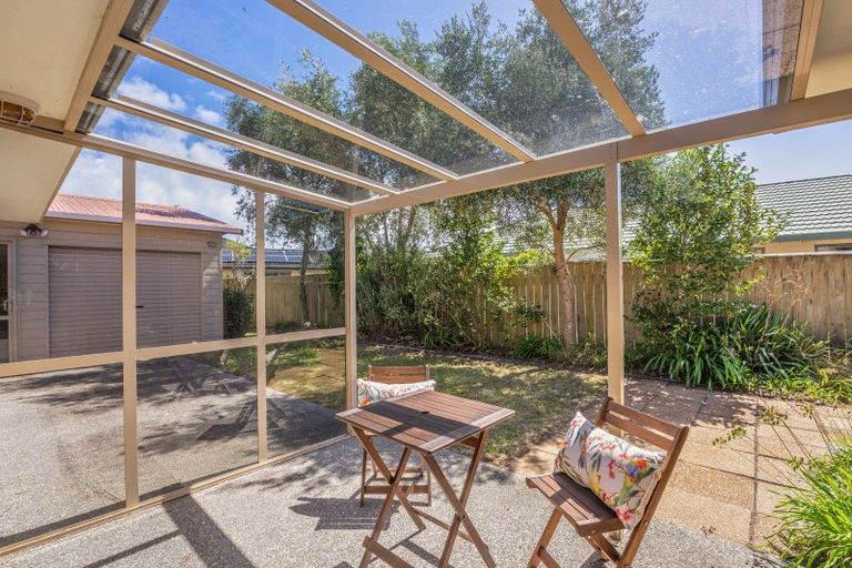 Photo of property in 5 Ashleigh Way, Waikanae Beach, Waikanae, 5036