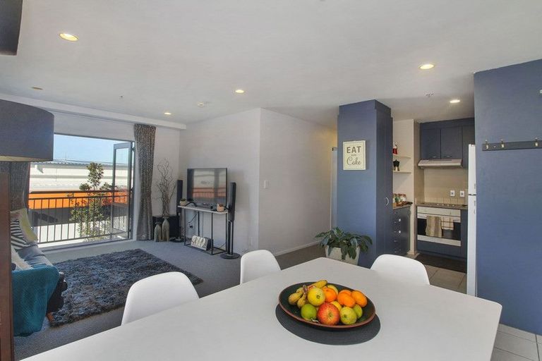 Photo of property in 2q/10 Crown Lynn Place, New Lynn, Auckland, 0600