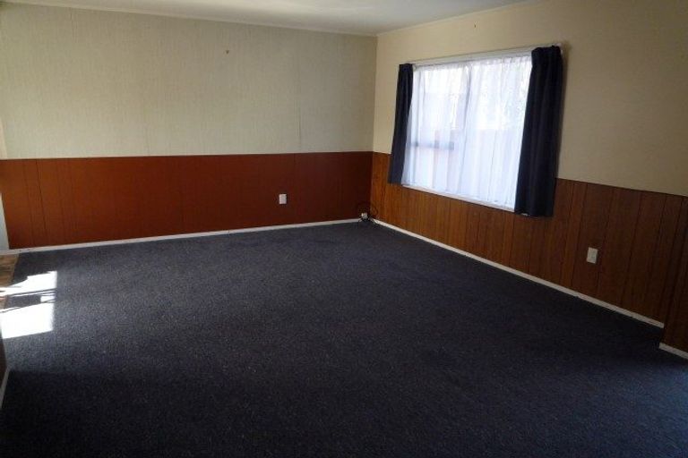 Photo of property in 2/24 Station Road, Takanini, 2112