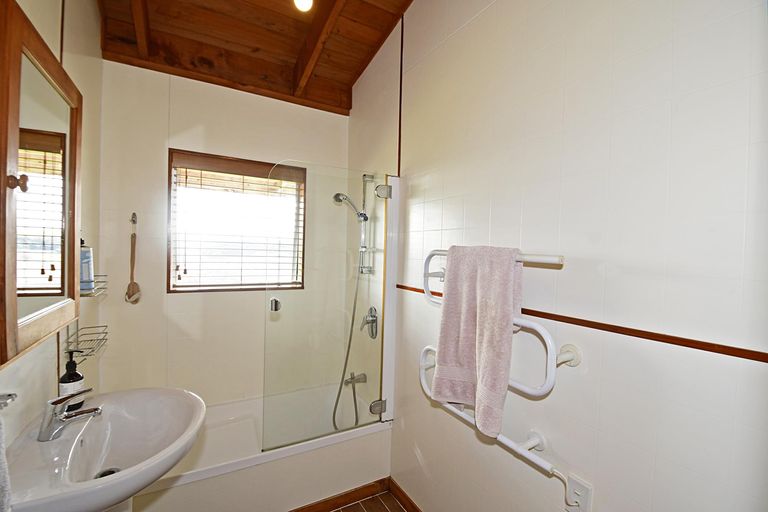 Photo of property in 32 Waterview Crescent, Kaiwaka, 0573