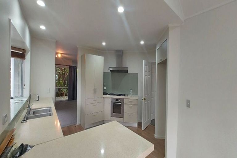 Photo of property in 825 Chapel Road, Shamrock Park, Auckland, 2016