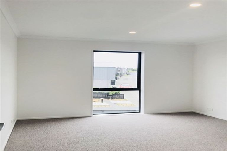 Photo of property in 35 Nugget Avenue, Hobsonville, Auckland, 0616