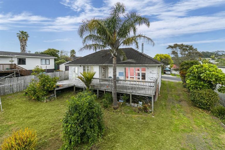Photo of property in 15 Posa Avenue, Henderson, Auckland, 0612